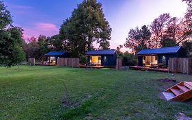 Moss & Moon Cabins